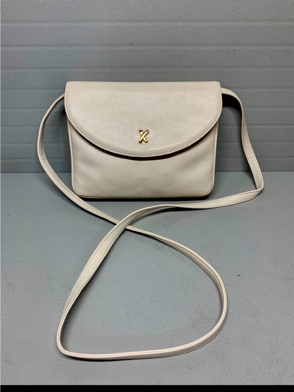 Paloma Picasso Crossbody excellent nice logo conditio vintage cream gold classic